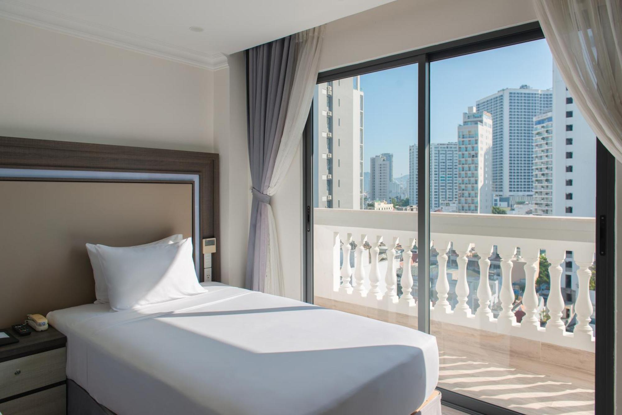 Seven Seas Hotel Nha Trang Exteriör bild